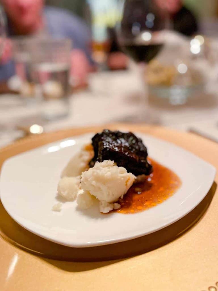 Short Ribs With Mashed Potatoes